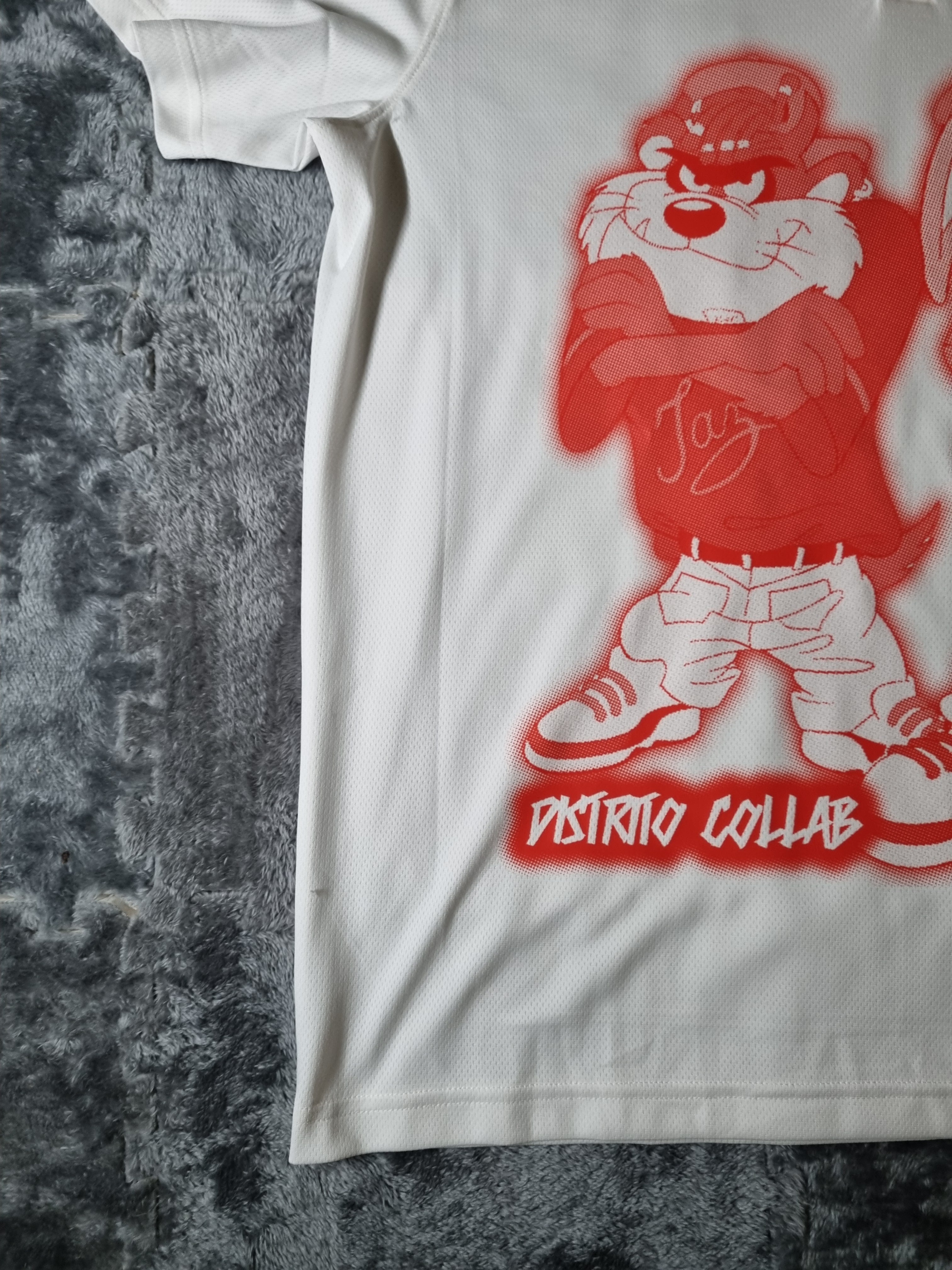 LOONEY TUNES ✕ UNDER ARMOUR