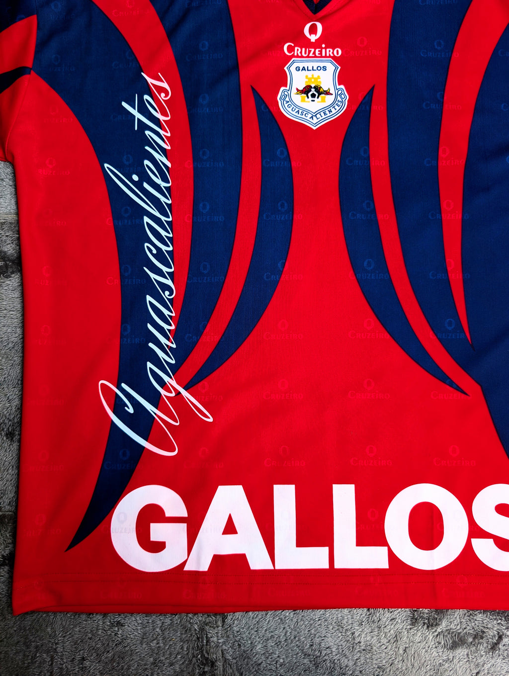 JERSEY RETRO GALLOS  X DISTRITO COLLAB